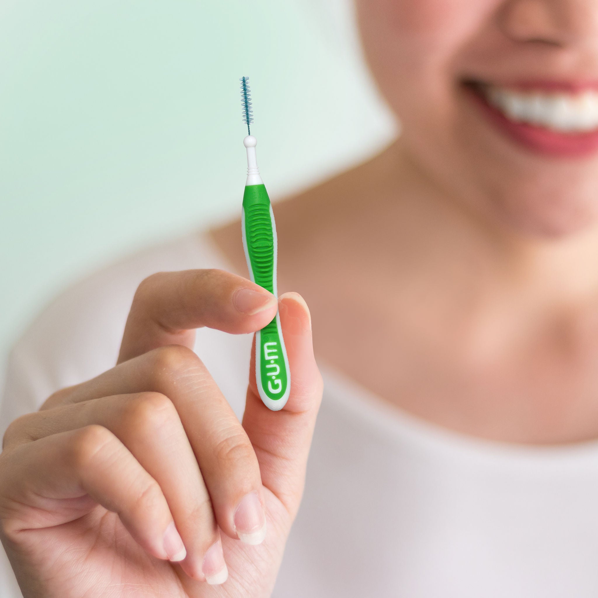 Cómo usar un cepillo interdental: 5 pasos para el éxito