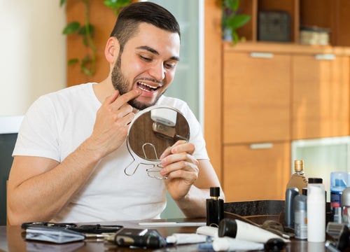 Palillos y cepillos interdentales para prevenir la gingivitis