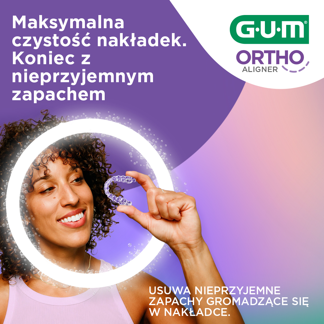 Nakładka GUM ORTHO oraz uśmiechnięta kobieta z nakładką w dłoni
