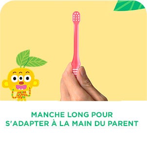 GUM BABY Brosse à dents tenue à la main