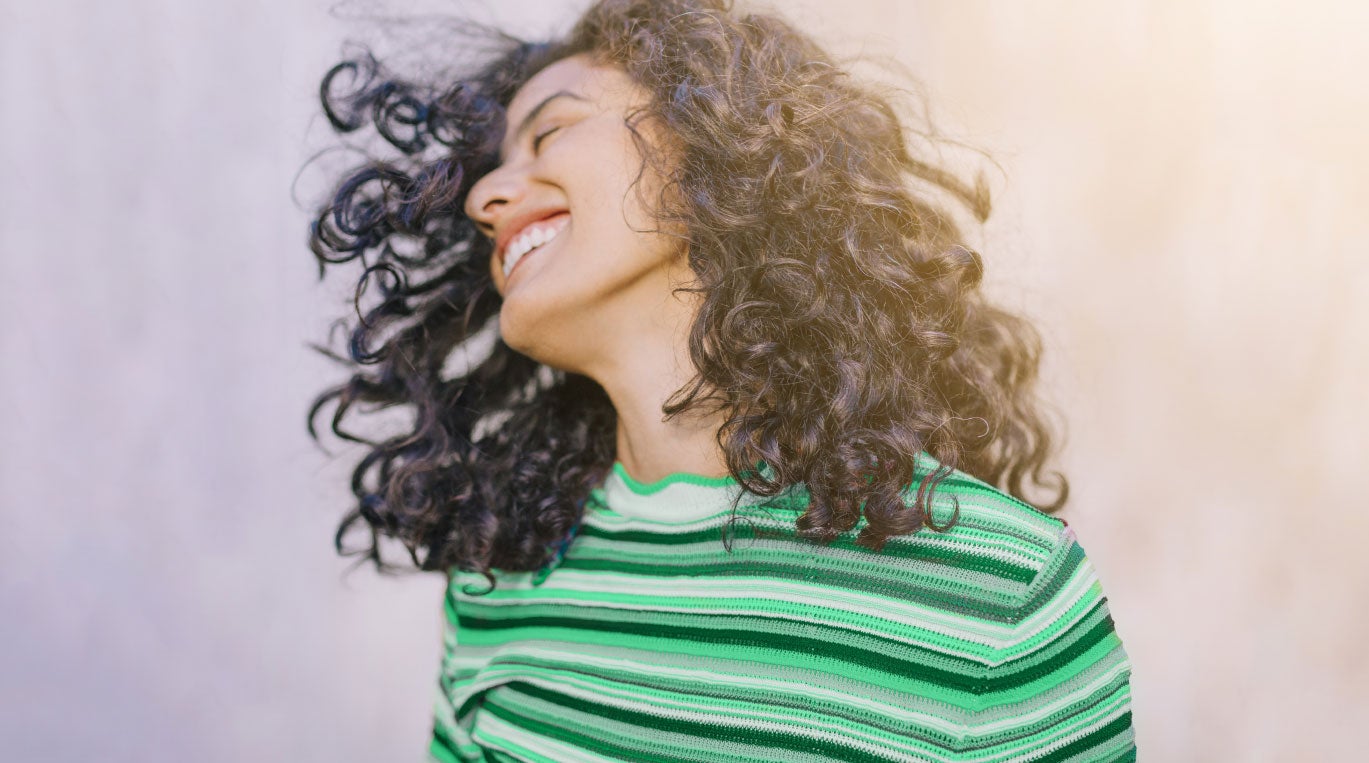 Sonrisa sana y perfecta en el día más feliz del año