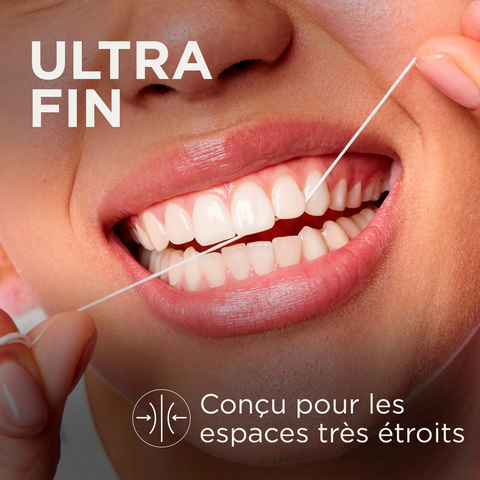 Une jeune fille utilise le fil dentaire GUM SLIM FLOSS