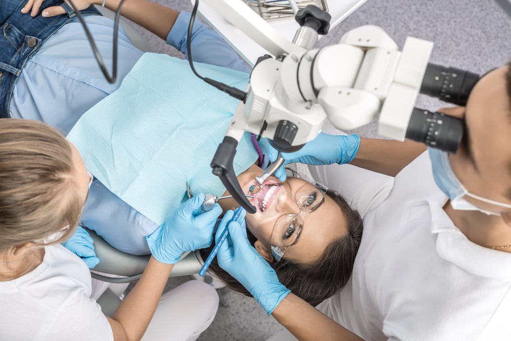 Czym jest endodoncja – wskazania do leczenia i leczenie krok po kroku