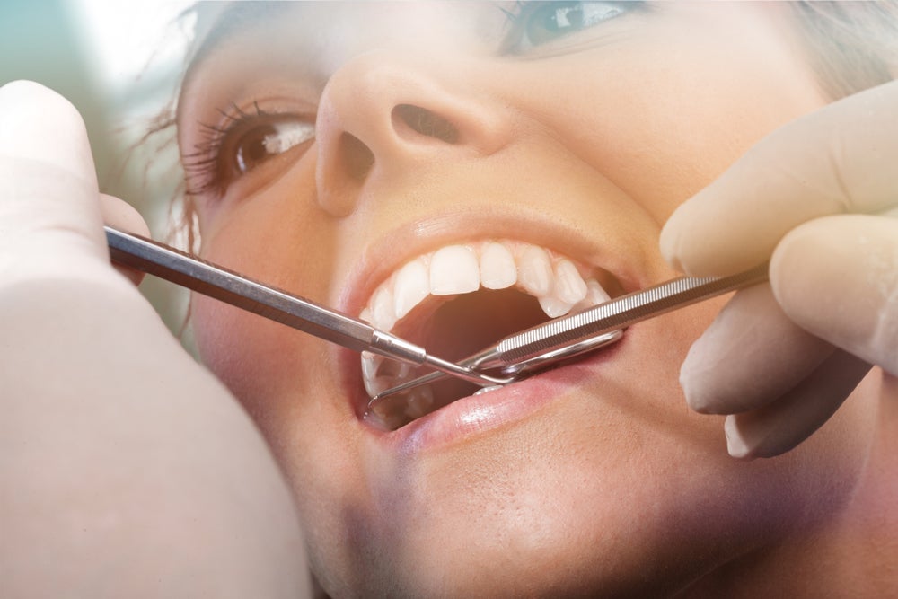 De verborgen risico's van tandsteen opbouw | Sunstar GUM