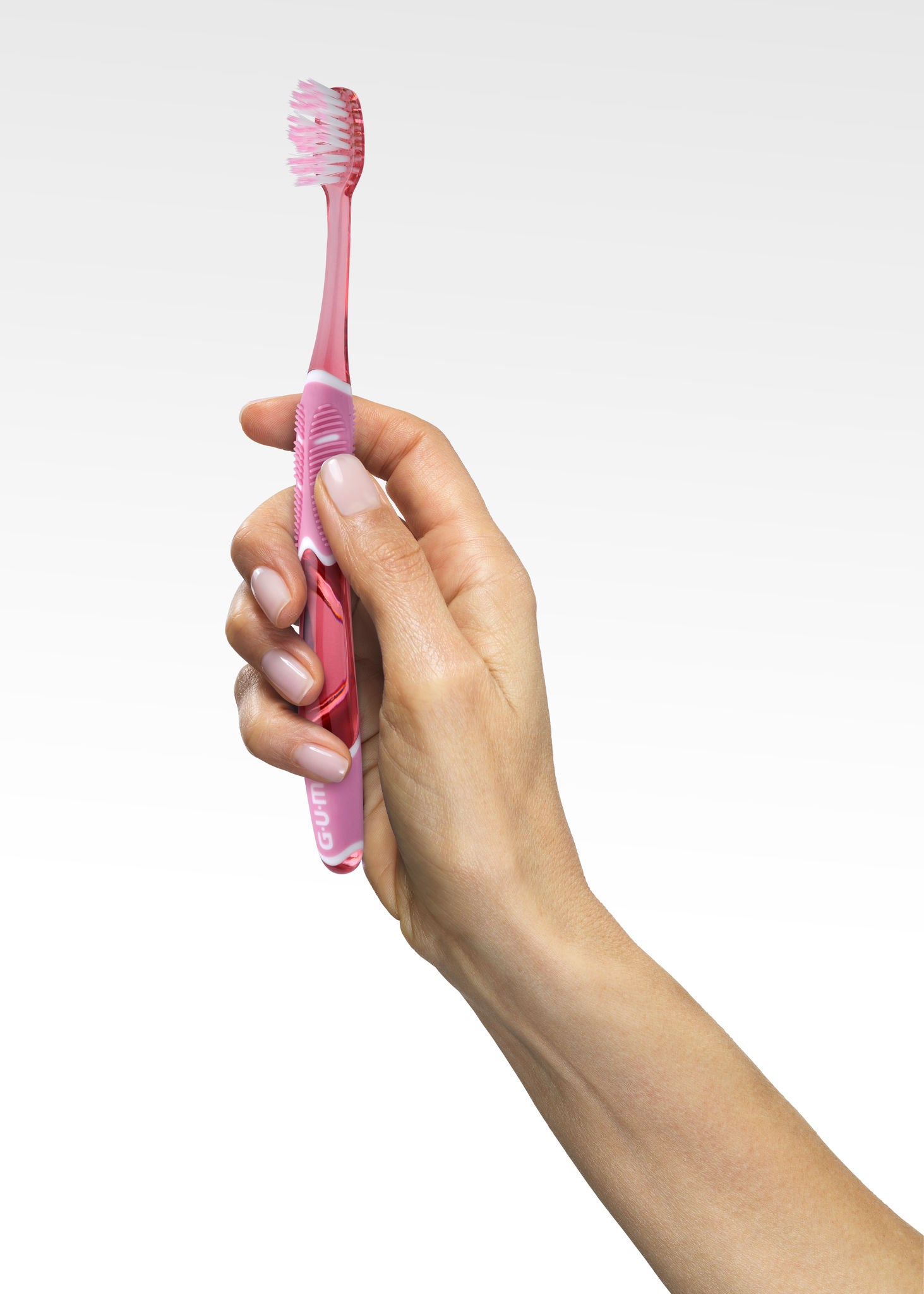 Handling the GUM PRO SENSITIVE toothbrush 