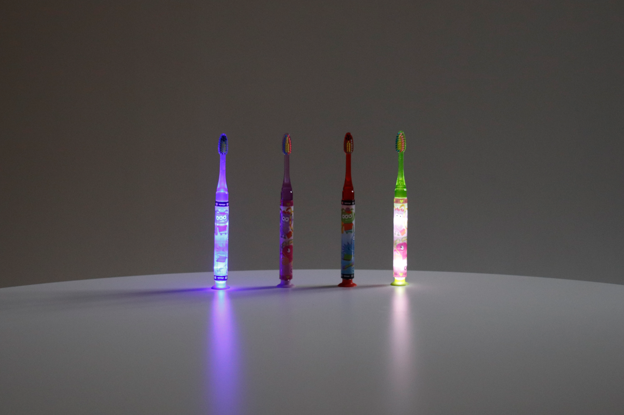 GUM® LIGHTUP Toothbrush for children aged 6+ Encourage brushing for