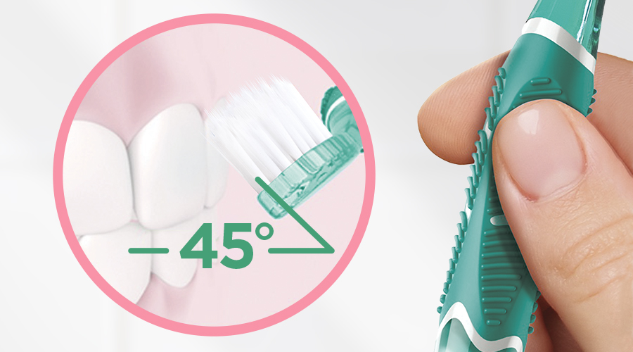 In-context-GUM-PRO-SENSITIVE-TB-45-degrees-brushing-handle