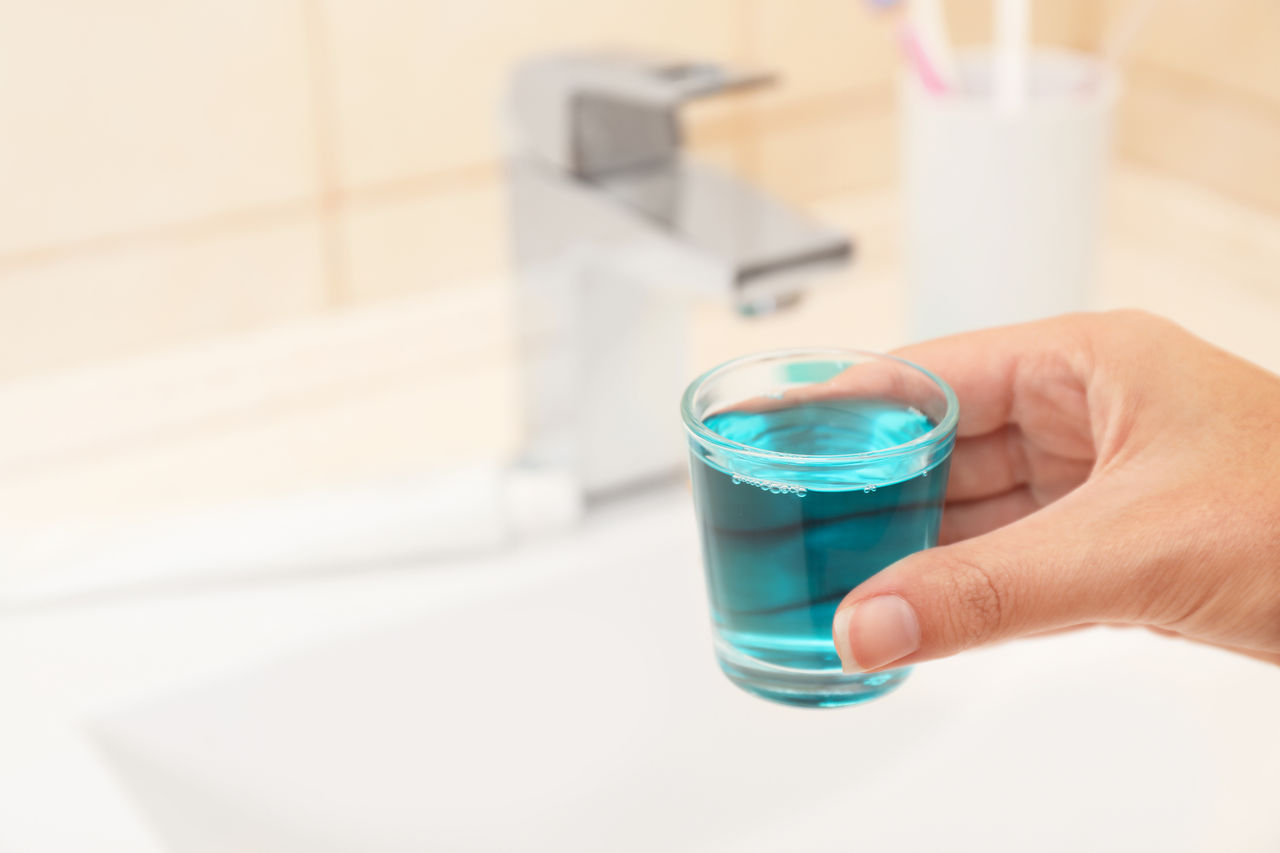 Collutorio con o senza clorexidina?