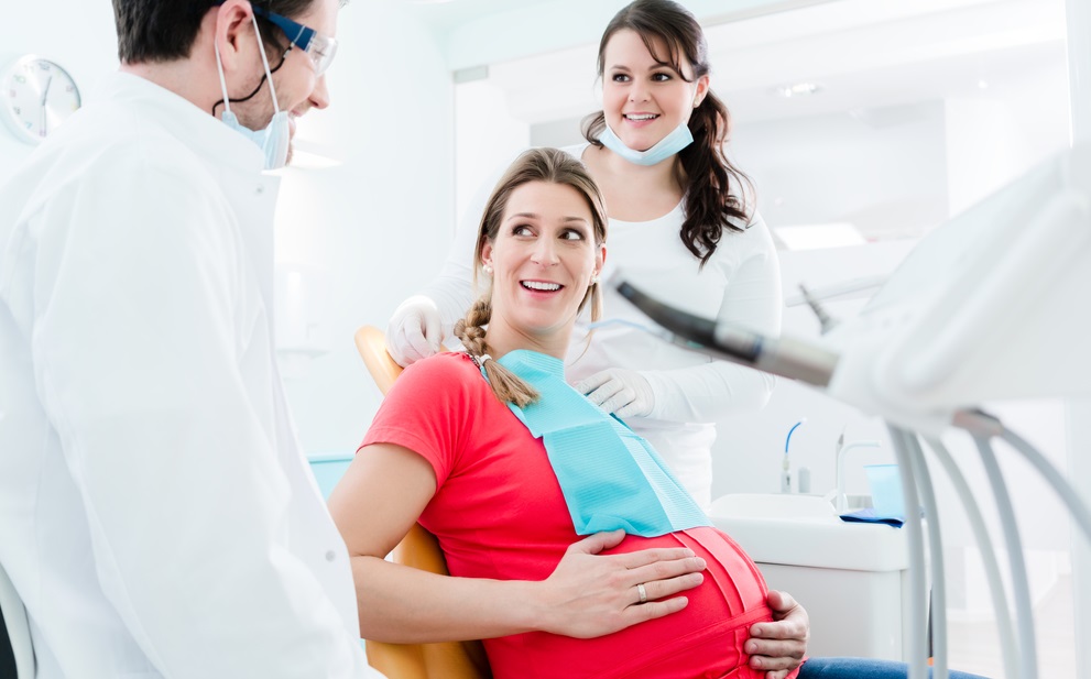 Leczenie zębów w ciąży - o czym musisz pamiętać?